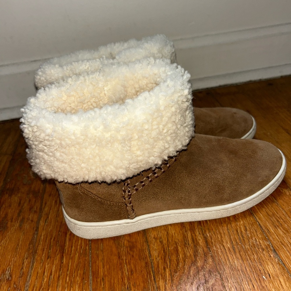 Cozy Brown and Cream woman booties